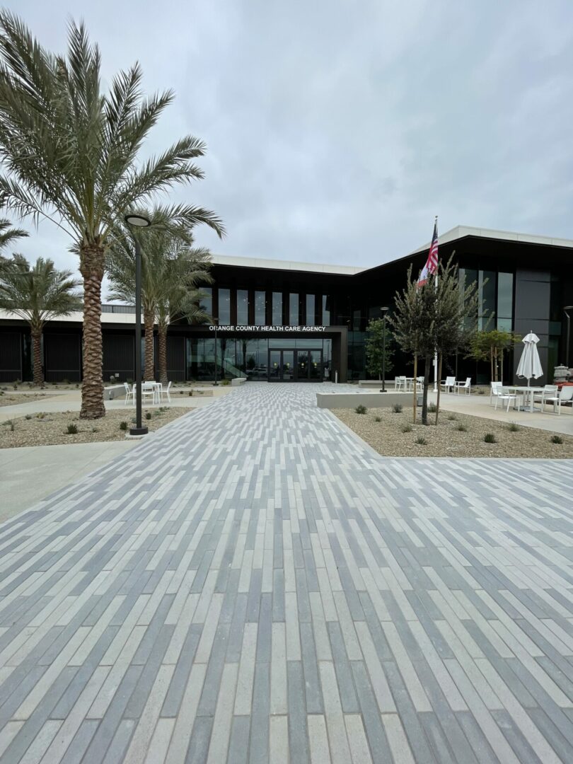 Stepstone 3" x 18" x 4" Colors: French Gray & Porcelain